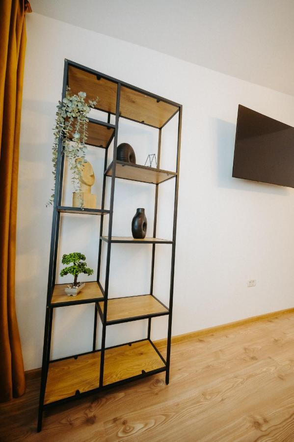 Modern Loft One Apartment Suceava Luaran gambar