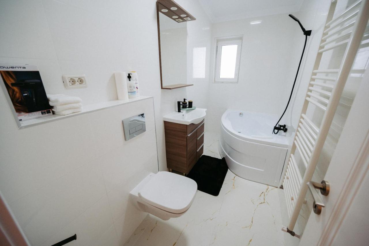 Modern Loft One Apartment Suceava Luaran gambar
