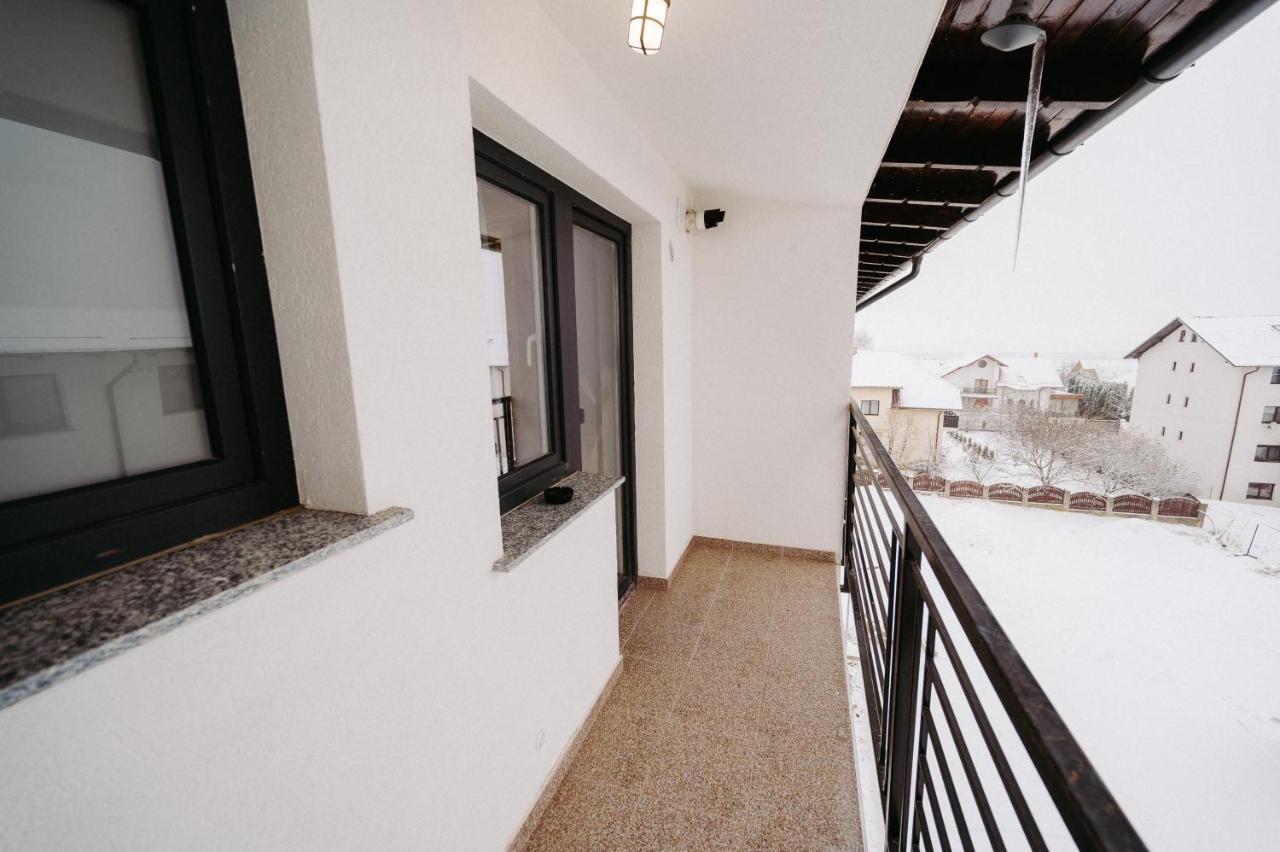 Modern Loft One Apartment Suceava Luaran gambar